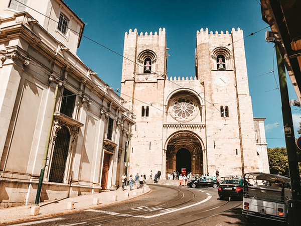 Picturesque Lisbon - Lisbon Cathedral (Sé de Lisboa) - almost millenary history